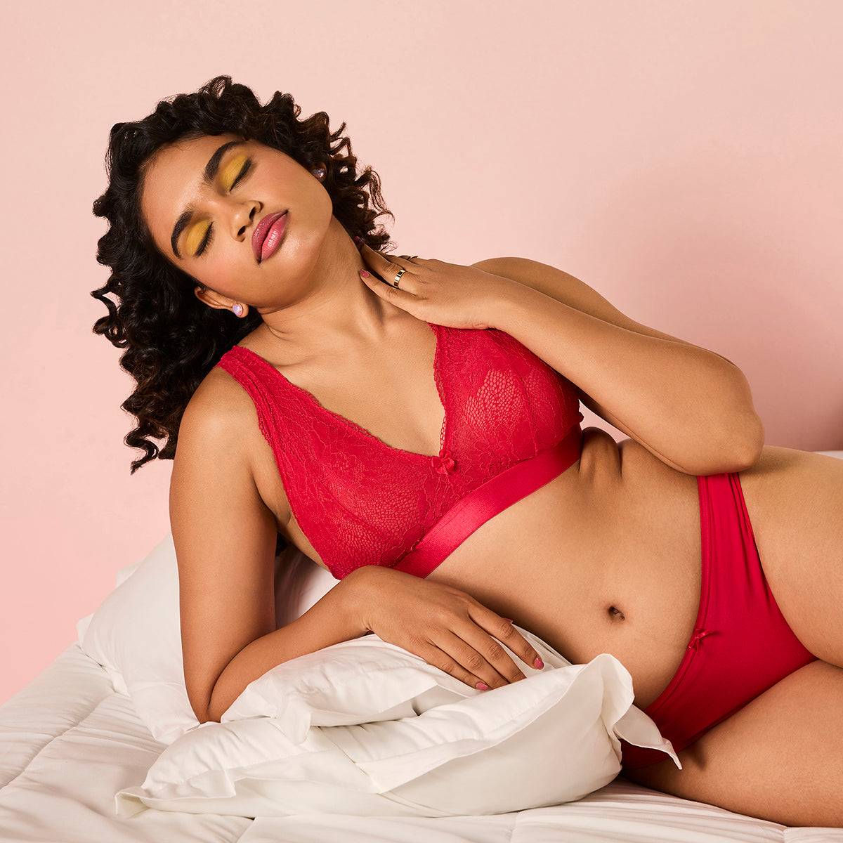 Lola & Mae The Parisian Cut Padded Wired Lacy Bra - Red LMB1039