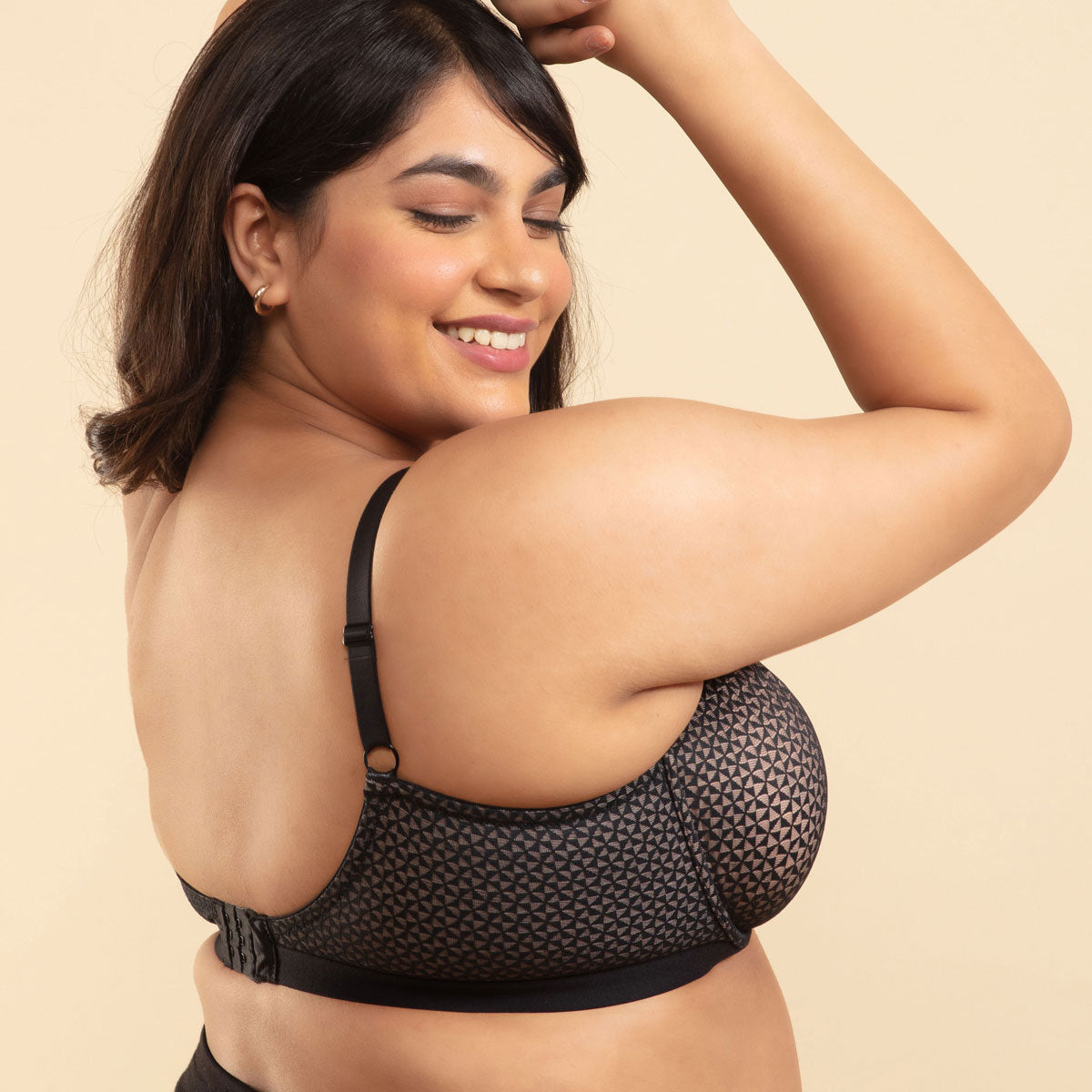 Nykd by Nykaa Textured Lace Non Padded Wired Bra NYB140-Black