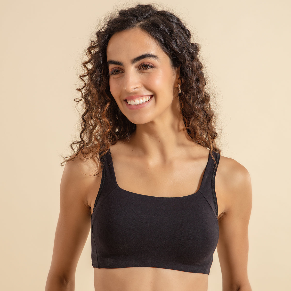 Trendy square neck slip-on bra with Full coverage - NYB158 Jet Black – Nykd  by Nykaa