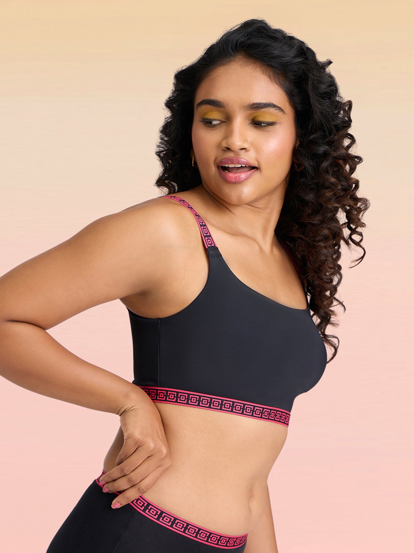 Lola & Mae Varsity Edit Sports Bra-LMB1021-Black