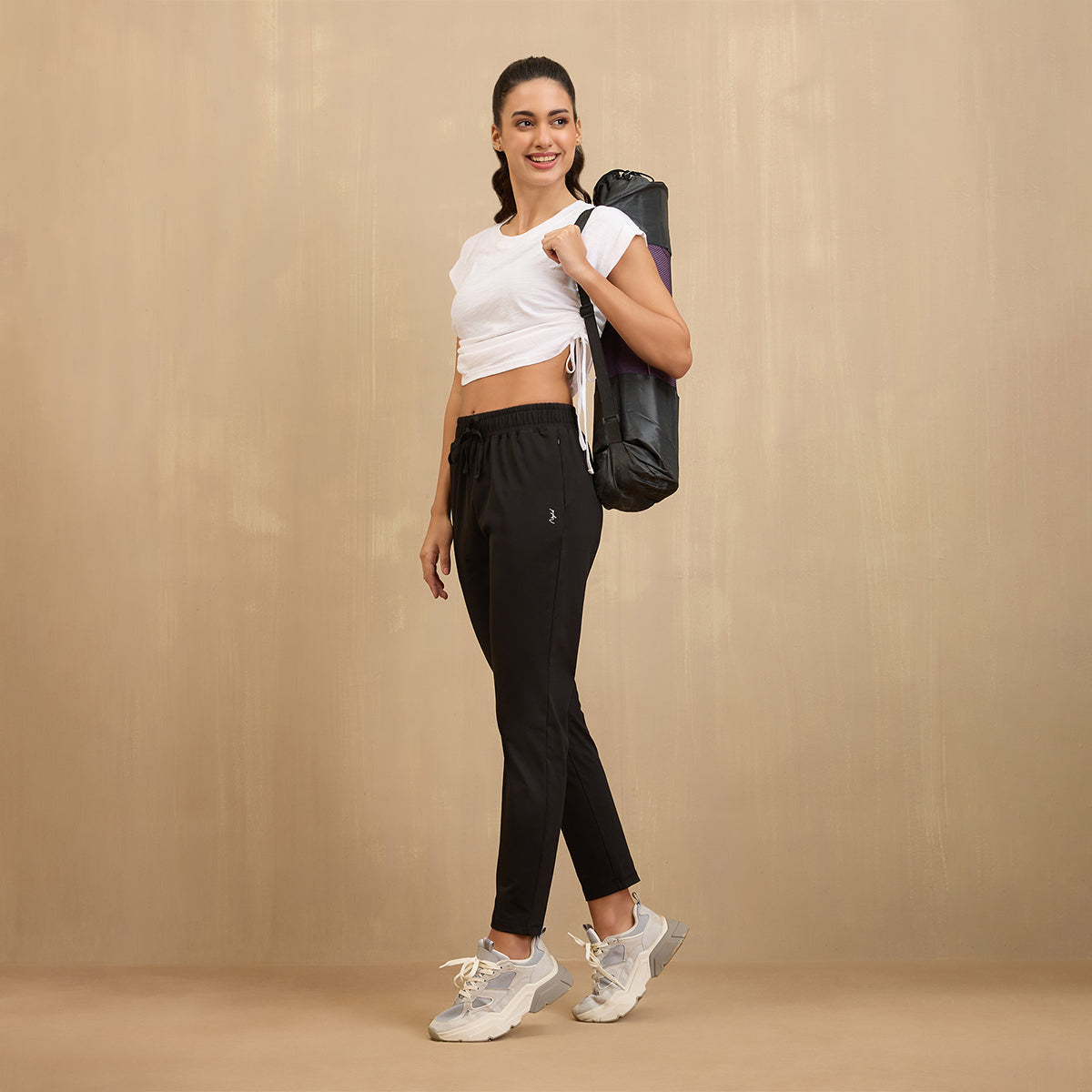 Nykd By Nykaa All Day Cotton Comfort Pant with Zip Pockets-NYAT502-Jet Black