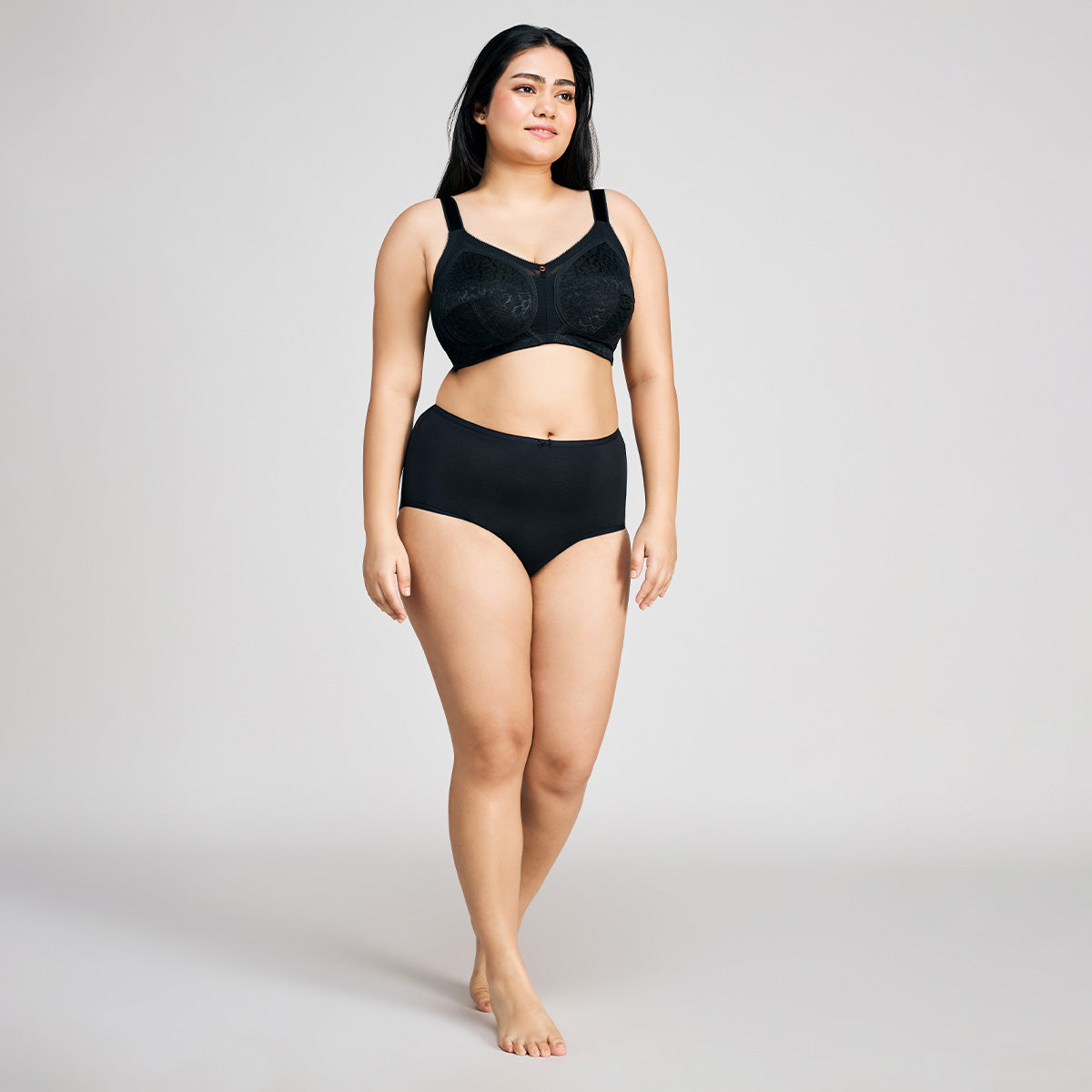 Nykd By Nykaa Ultimate No Bulge, Shape & Support Non Padded Non Wired Lace Bra NYB033 Black