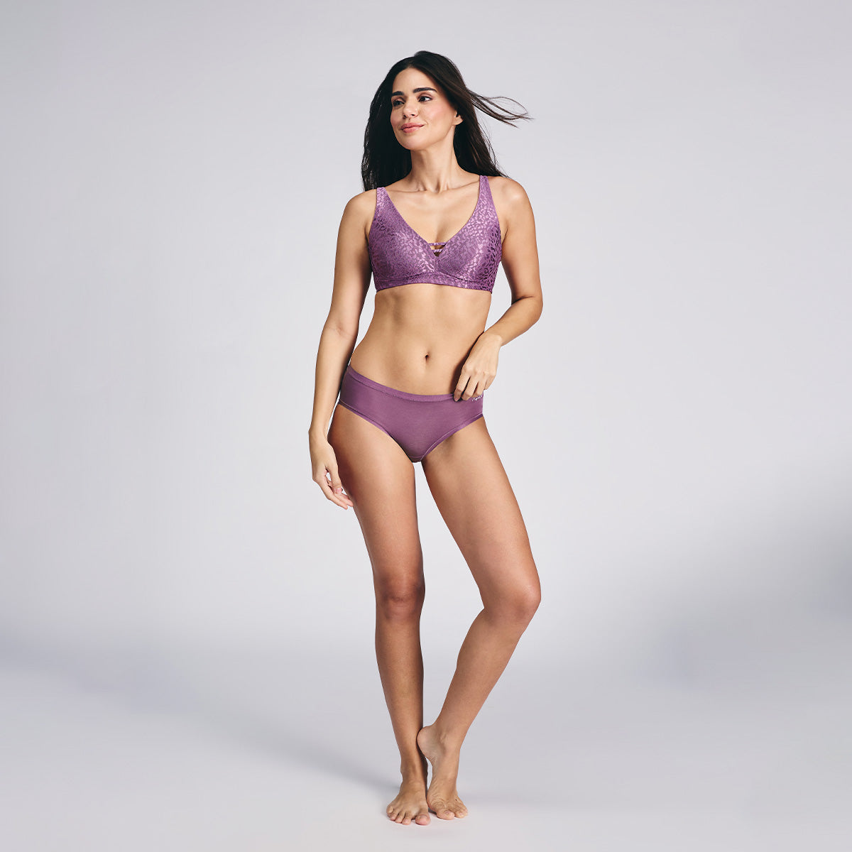 Nykd By Nykaa Luxe Shiny Lace Everyday Non Padded Non-Wired Bra NYB038 Berry C