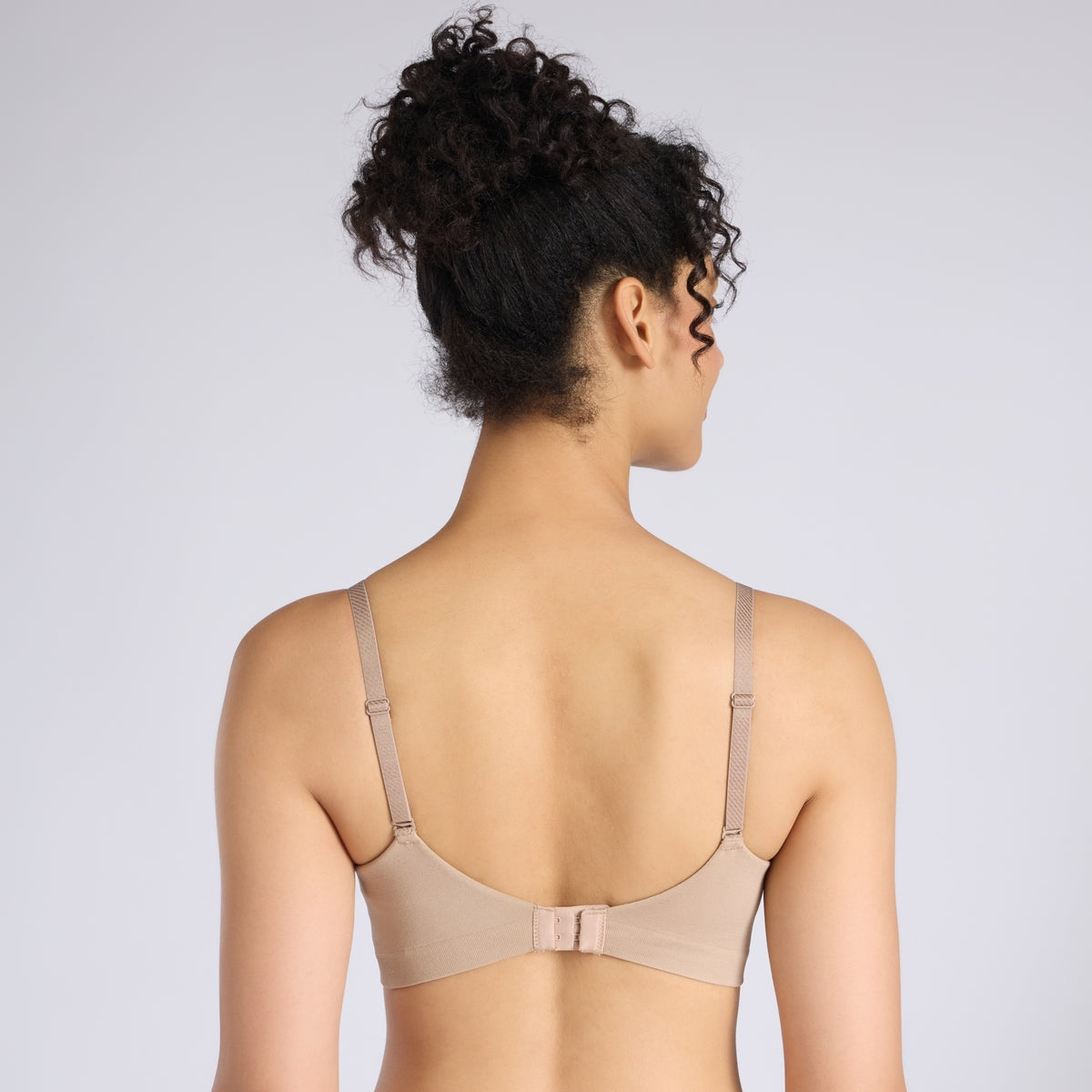 Nykd By Nykaa Adapt360° Seamless NBL Multiway Non-Wired  Everyday T-Shirt Bra With In-Built Padded Cups NYB428 D Nude