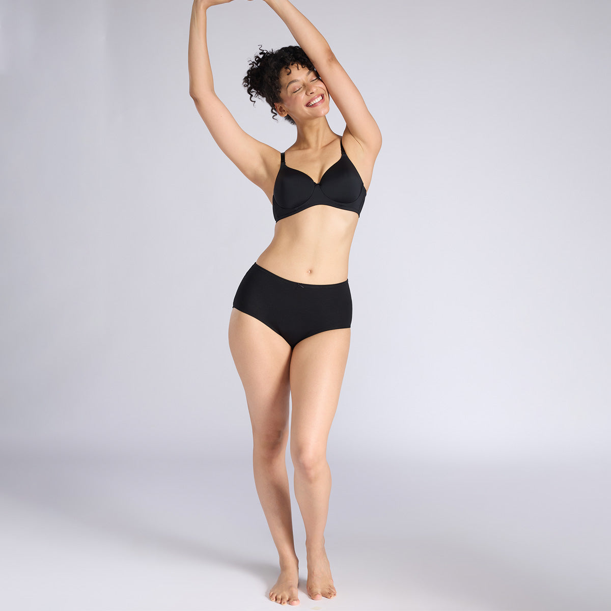 Nykd By Nykaa Multiway Padded Non-Wired T-Shirt Bra for a Naturally Rounded Shape NYB480 Black