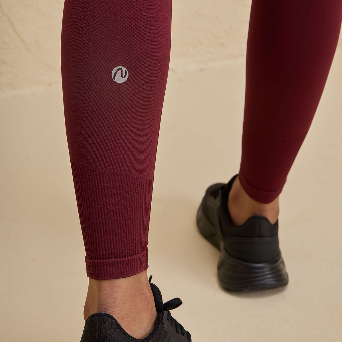 Seamless Game Changer Ankle Length Flattering Booty Leggings-NYK406-Maroon