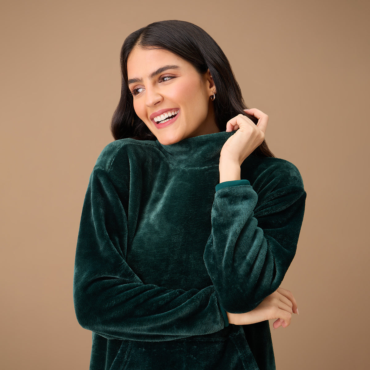 Nykd By Nykaa Luxe Fur Sweatshirt - NYS122 - Green