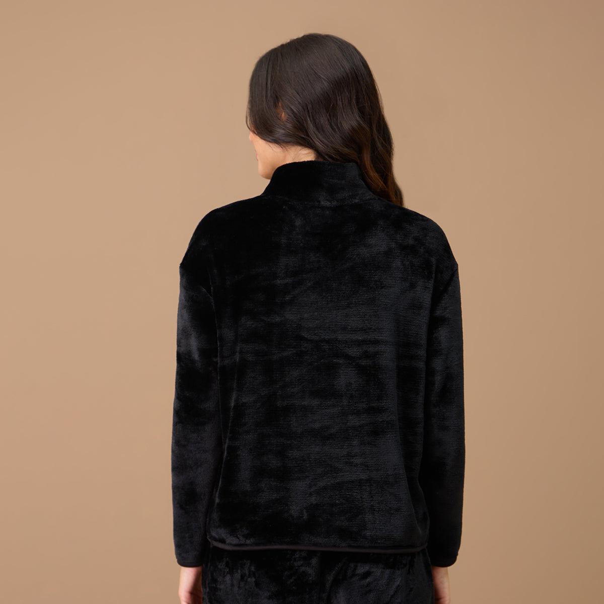 Nykd By Nykaa Luxe Fur Sweatshirt - NYS122 - Jet Black