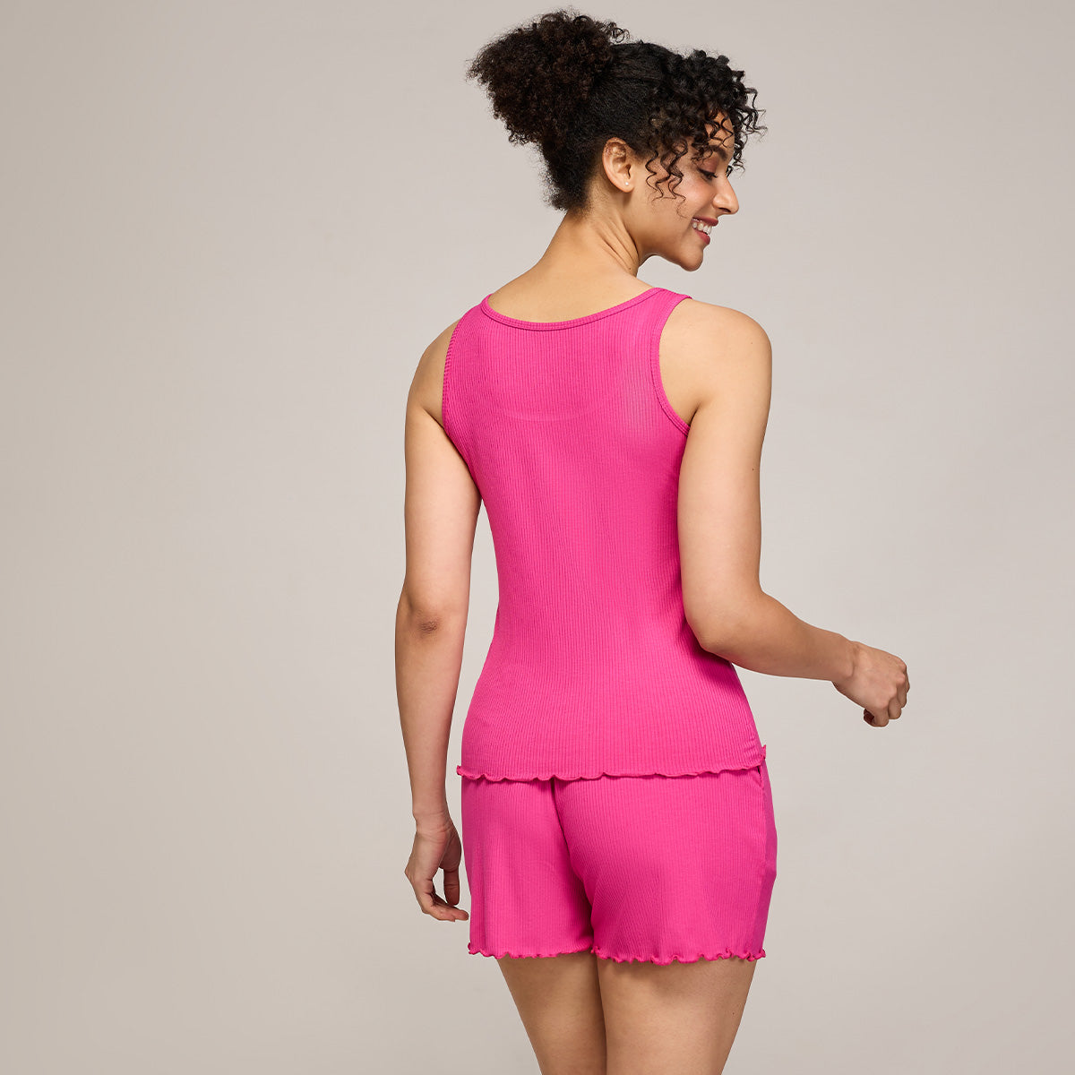 Nykd By Nykaa Essential Soft Ribbed Shorts With Pockets & Curled Hem Detail Nys910 Magenta