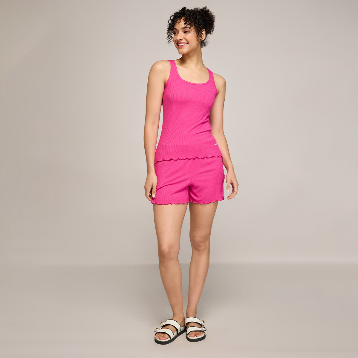 Nykd By Nykaa Essential Soft Ribbed Shorts With Pockets & Curled Hem Detail Nys910 Magenta