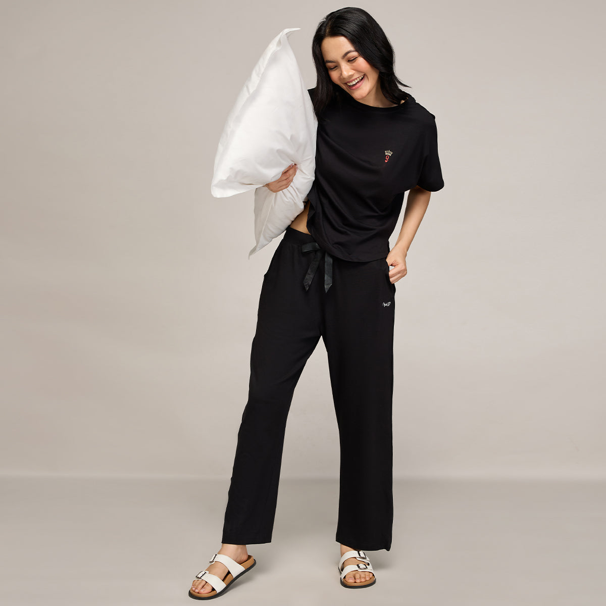 NYKD BY NYKAA BUTTERY SOFT MODAL COTTON PYJAMA WITH CLEAN ELASTICATED WAIST & POCKETS NYS911 Jet Black