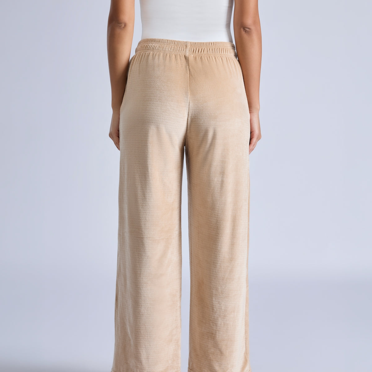 Nykd By Nykaa Cozy Textured Velour Pants With Super Soft Brushed Inner Nys919 Beige