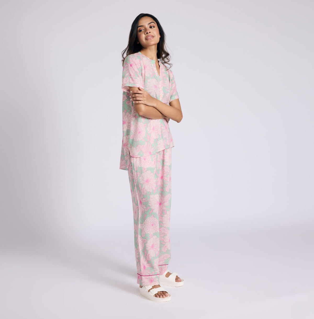Nykd by Nykaa Breezy Rayon Pyjama Coord Set With Flattering High Low Hem Top Nys933 Green Floral