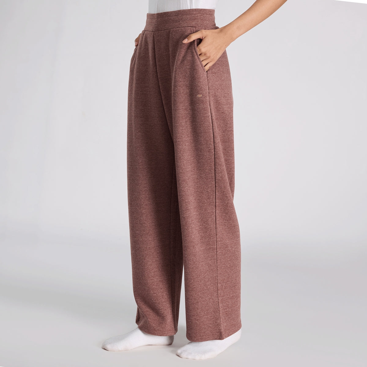 Nykd By Nykaa Fuzzy-soft Wide Leg Warm Rib Textured Pants With Pockets & Adjustable Waistband Nys977 Brown