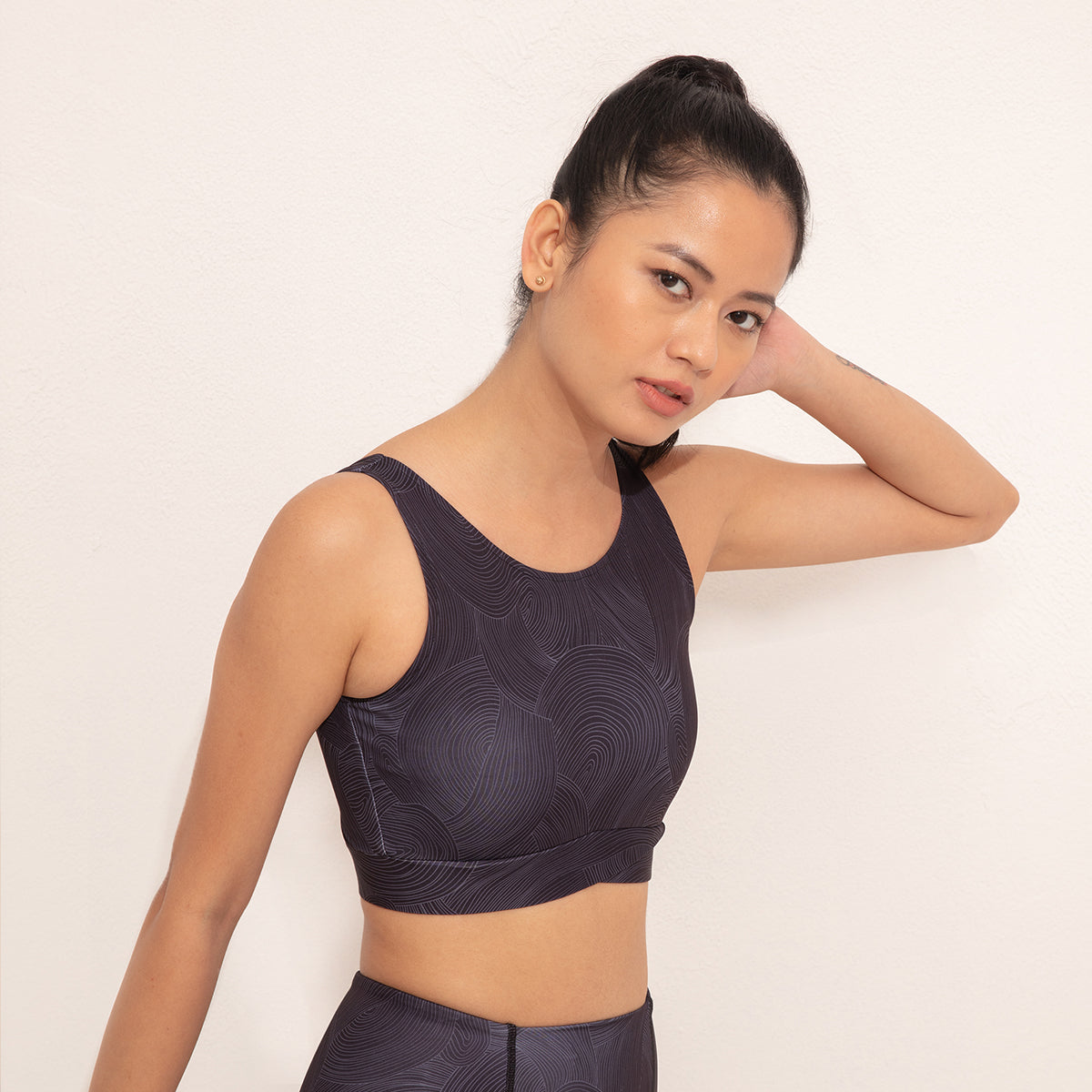 Sports Bra with Criss-cross straps and Back Closure - NYK310