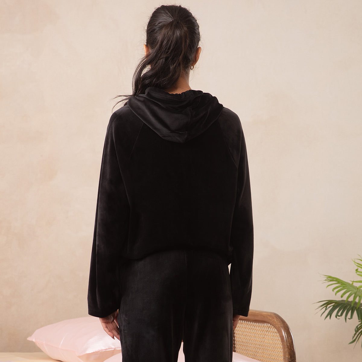 Hooded Velour Sweatshirt-Black NYS052